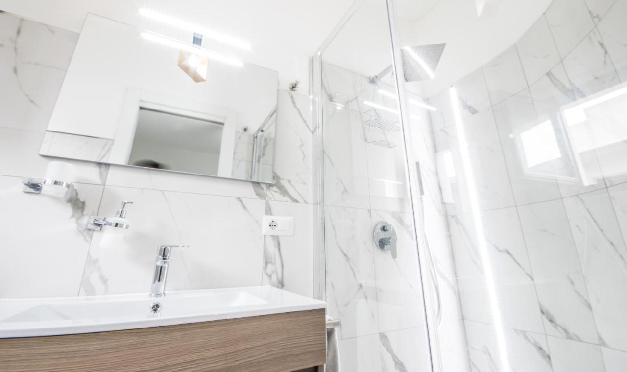 White Bike Rooms Siniscola Bagian luar foto