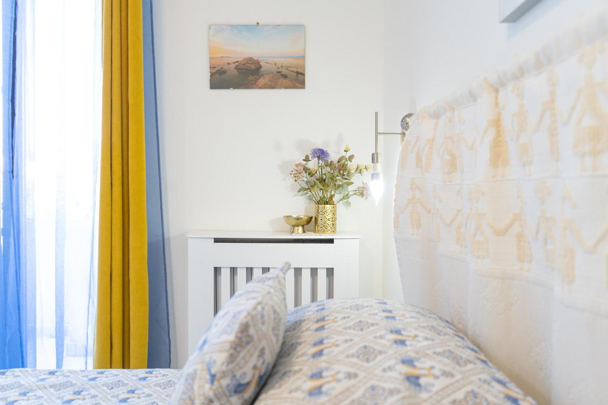 White Bike Rooms Siniscola Bagian luar foto